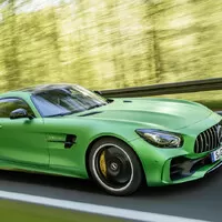 Mercedes-AMG GT R přináší více síly a méně hmotnosti