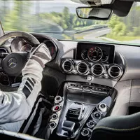 Mercedes-AMG GT R přináší více síly a méně hmotnosti