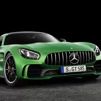 Mercedes-AMG GT R přináší více síly a méně hmotnosti
