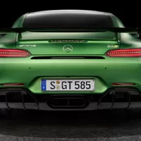 Mercedes-AMG GT R přináší více síly a méně hmotnosti