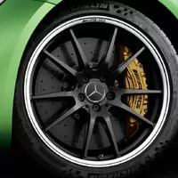 Mercedes-AMG GT R přináší více síly a méně hmotnosti