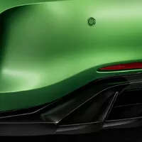 Mercedes-AMG GT R přináší více síly a méně hmotnosti