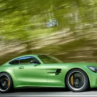 Mercedes-AMG GT R přináší více síly a méně hmotnosti