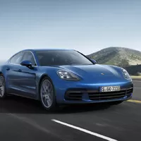 Nová Panamera je větší, hezčí a má dvě turba pro každého