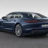 Nová Panamera je větší, hezčí a má dvě turba pro každého