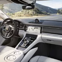 Nová Panamera je větší, hezčí a má dvě turba pro každého