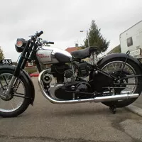 Rebelská auta a motorky Jamese Deana