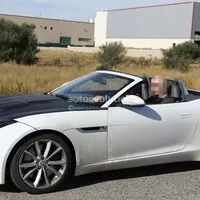 Sodoma Gomora: čtyřválcový F-Type?