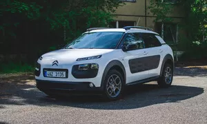 Recenze & testy: Citroën C4 Cactus 1.2 PureTech: Lehkostí k pohodlí?