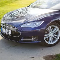 Tesla Model S 85D: Budoucnost nebo slepá ulička?