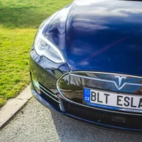 Tesla Model S 85D: Budoucnost nebo slepá ulička?