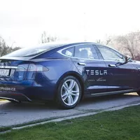 Tesla Model S 85D: Budoucnost nebo slepá ulička?