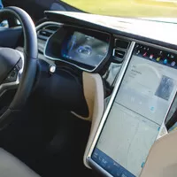 Tesla Model S 85D: Budoucnost nebo slepá ulička?