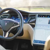 Tesla Model S 85D: Budoucnost nebo slepá ulička?
