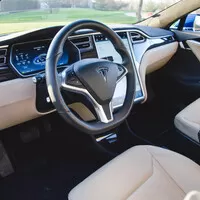 Tesla Model S 85D: Budoucnost nebo slepá ulička?