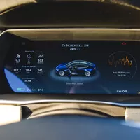 Tesla Model S 85D: Budoucnost nebo slepá ulička?