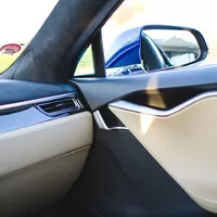 Tesla Model S 85D: Budoucnost nebo slepá ulička?