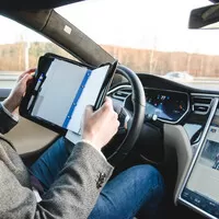 Tesla Model S 85D: Budoucnost nebo slepá ulička?