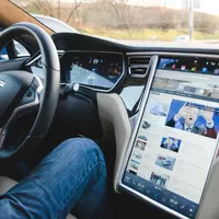 Tesla Model S 85D: Budoucnost nebo slepá ulička?