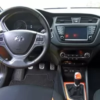 Hyundai i20 Active - Aktivní mandarín