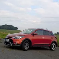 Hyundai i20 Active - Aktivní mandarín