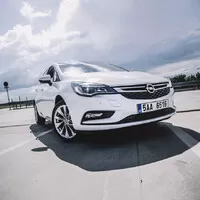 Opel Astra 1.0 Turbo: Komisní automobil