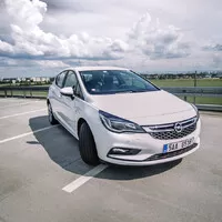 Opel Astra 1.0 Turbo: Komisní automobil