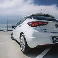 Opel Astra 1.0 Turbo: Komisní automobil