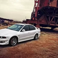Ptejte se: Jak v japonském vehiklu motor vyměniti, aby bylo možno jiné řidiče děsiti?