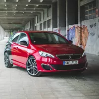Peugeot 308 GTI: Zahoďte tradice!