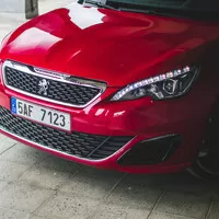 Peugeot 308 GTI: Zahoďte tradice!