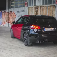 Peugeot 308 GTI: Zahoďte tradice!