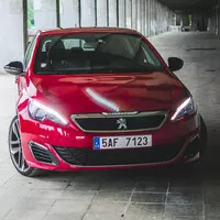 Peugeot 308 GTI: Zahoďte tradice!