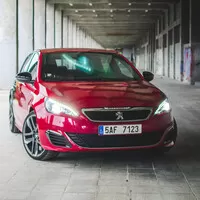 Peugeot 308 GTI: Zahoďte tradice!