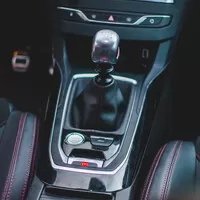 Peugeot 308 GTI: Zahoďte tradice!