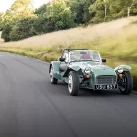 Caterham Seven Sprint nás vrací o 50 let zpátky