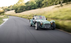 Novinky: Caterham Seven Sprint nás vrací o 50 let zpátky