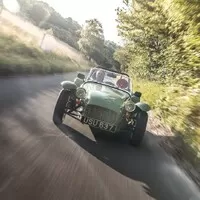 Caterham Seven Sprint nás vrací o 50 let zpátky