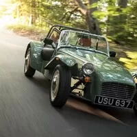 Caterham Seven Sprint nás vrací o 50 let zpátky