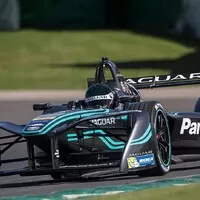 První závodní monopost od Jaguaru po dvanácti letech je elektromobil