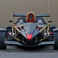 10 sériových aut s nejtočivějšími motory