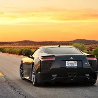 10 sériových aut s nejtočivějšími motory