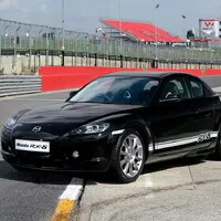 10 sériových aut s nejtočivějšími motory