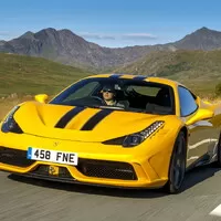 10 sériových aut s nejtočivějšími motory