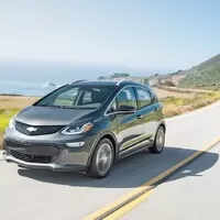 Chevrolet Bolt a Opel Ampera-e s dojezdem přes 380 kilometrů