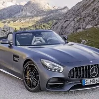 Mercedes-AMG GT nyní i jako otevřený roadster