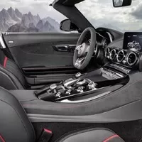 Mercedes-AMG GT nyní i jako otevřený roadster