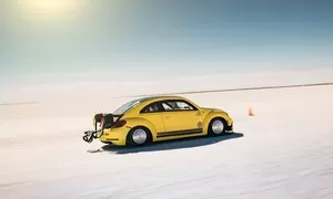 Novinky: VW Brouk vůbec poprvé pokořil hranici 320 km/h