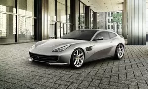Novinky: Ferrari přidává do portfolia GTC4Lusso přeplňovaný osmiválec