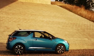 Recenze & testy: Citroën DS3 1.2 PureTech EAT6: Ideál městských bulvárů?